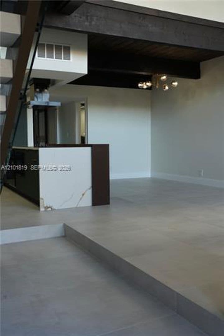Plantation Townhome: 701 E Coco Plum Cir th 8