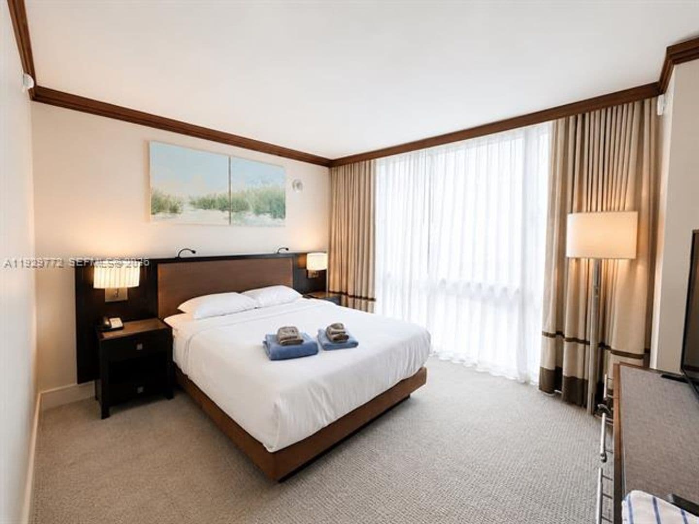 Miami Beach House: 6801 Collins Ave cu-309