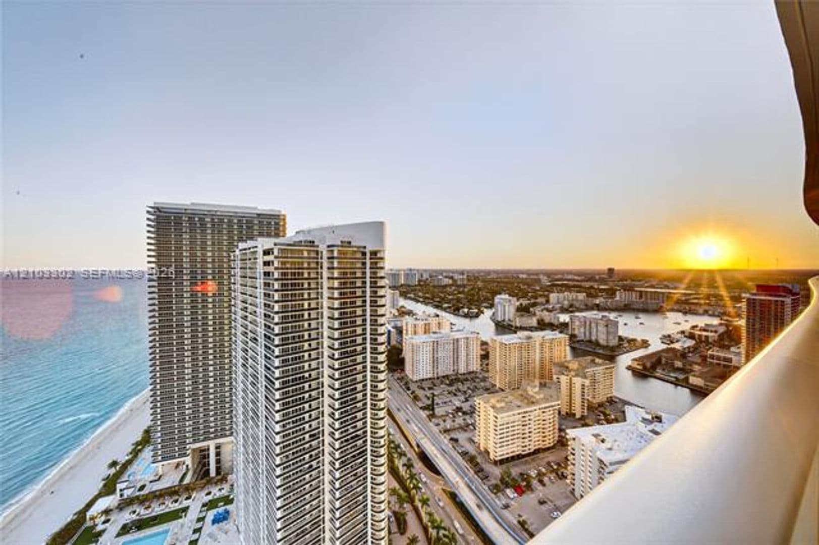 Hollywood Condo: 4111 S Ocean Dr cu-3703
