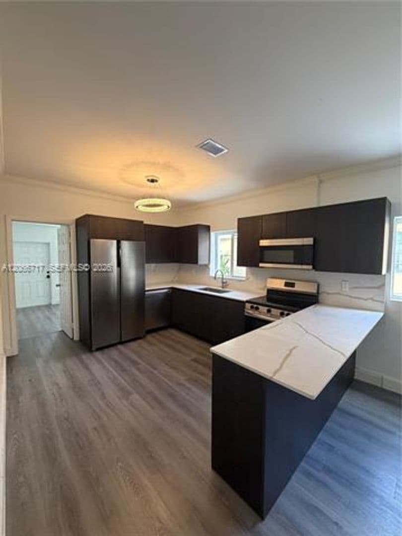 Miami House: 328 SW 15th Ave # 328