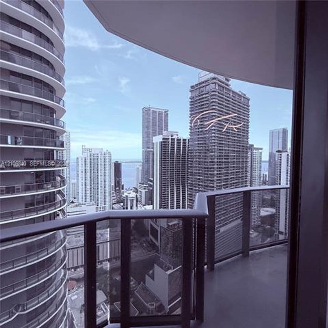 Miami Condo: 55 SW 9th St cu-3903