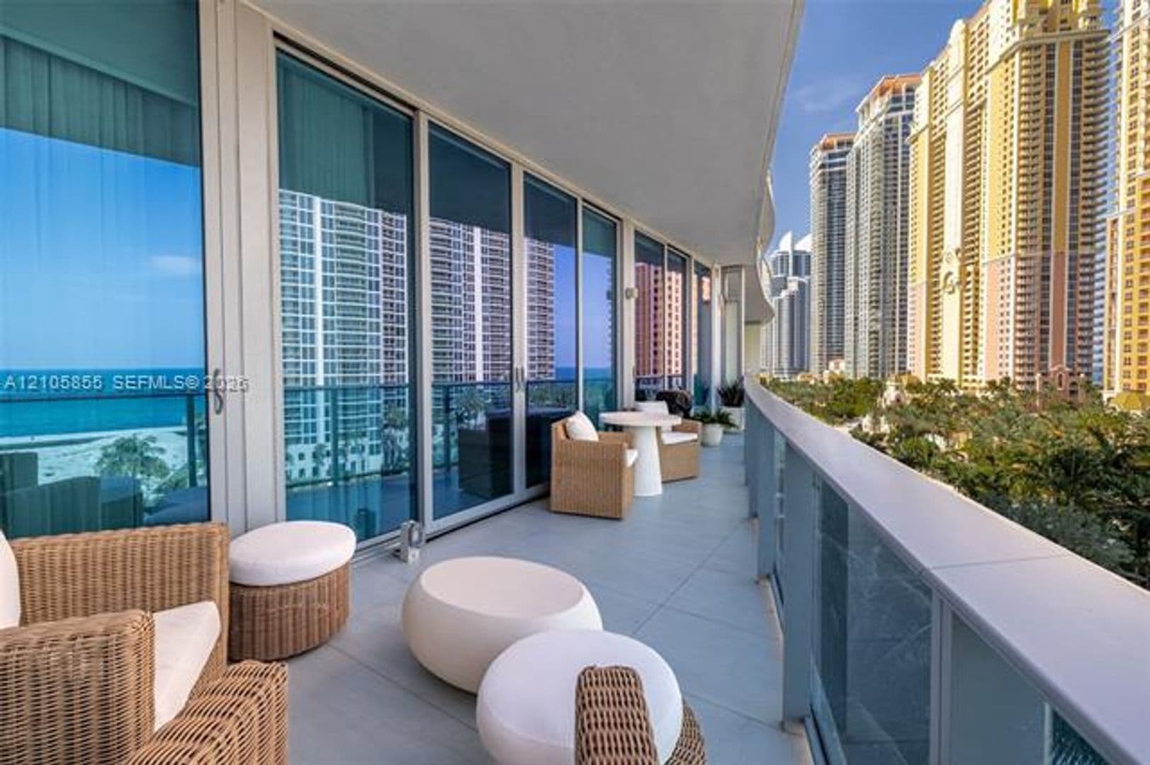 Sunny Isles Beach Condo: 17550 Collins Ave cu-703