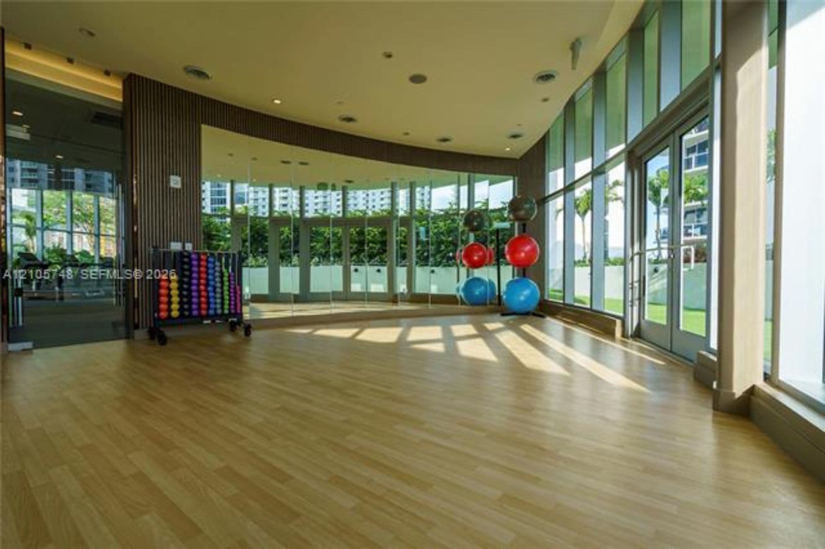 Miami Condo: 725 NE 24 cu-5401