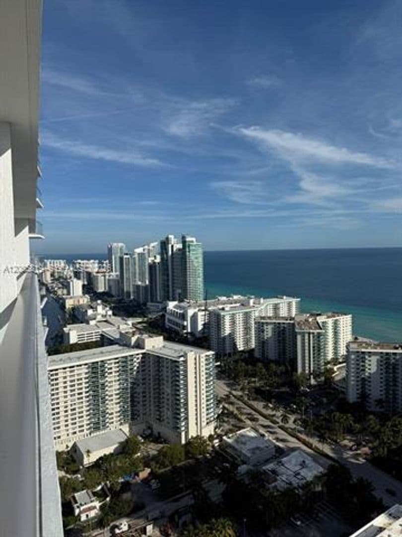 Hollywood Condo: 4010 S Ocean Dr cu-T3507