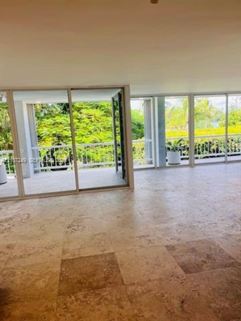 Key Biscayne House: 241 Harbor Dr # 241