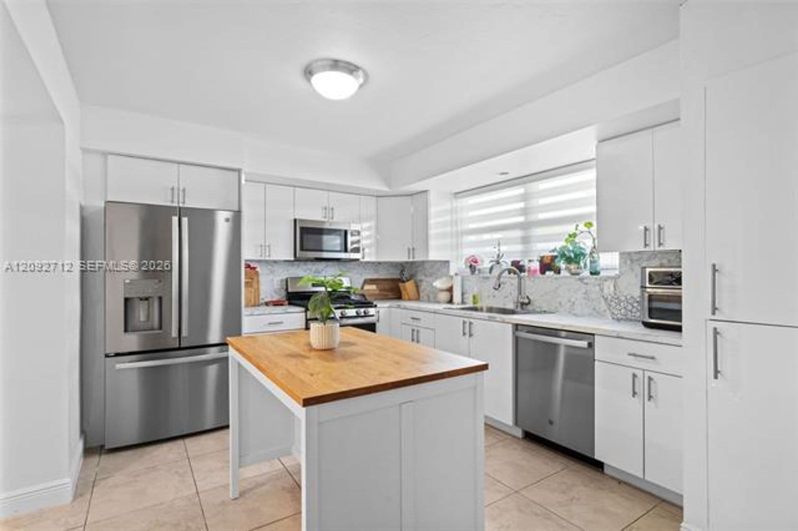 Hollywood House: 2819 Cleveland St # 2819