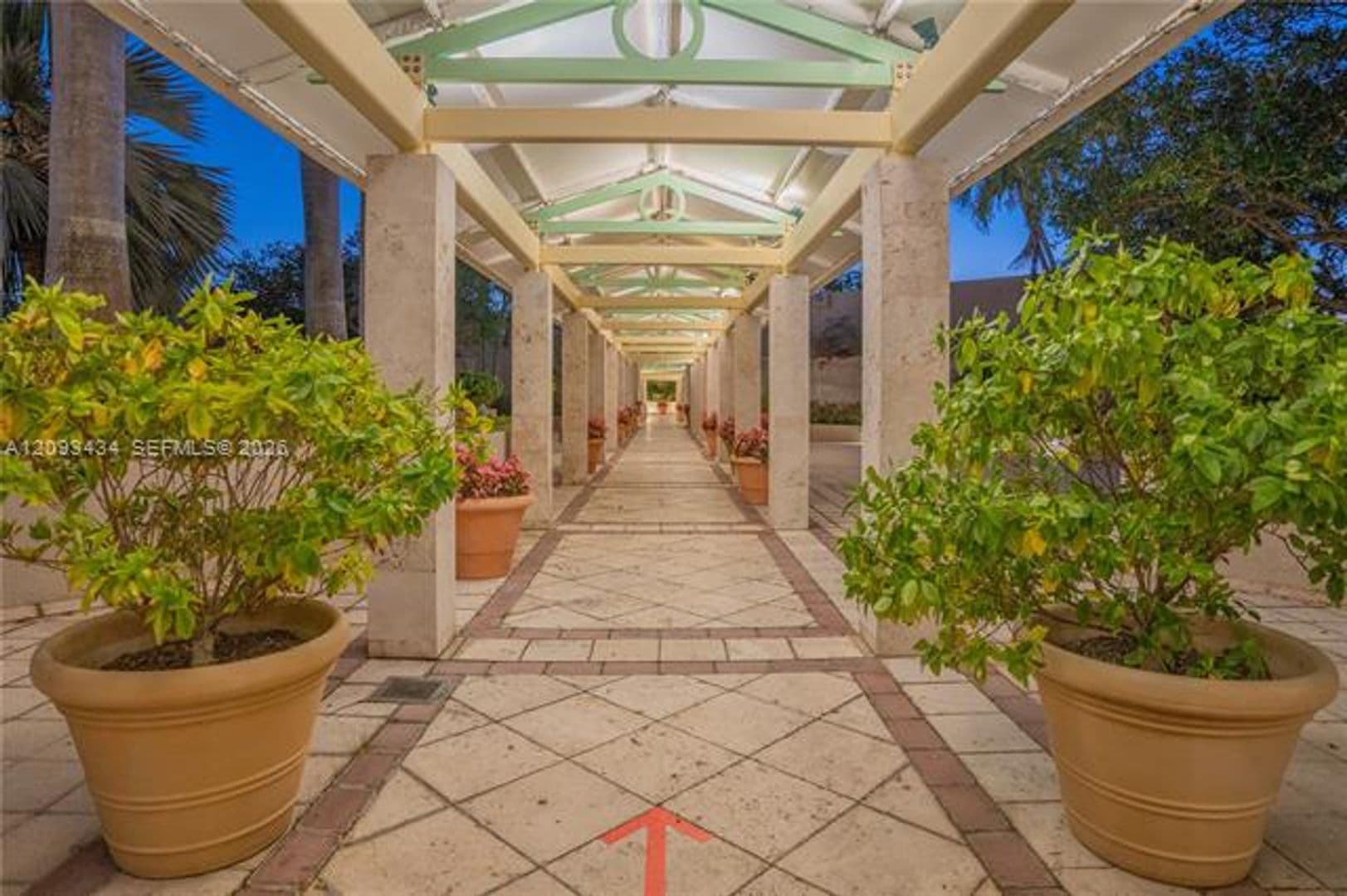 Key Biscayne Condo: 151 N Crandon Blvd cu-430