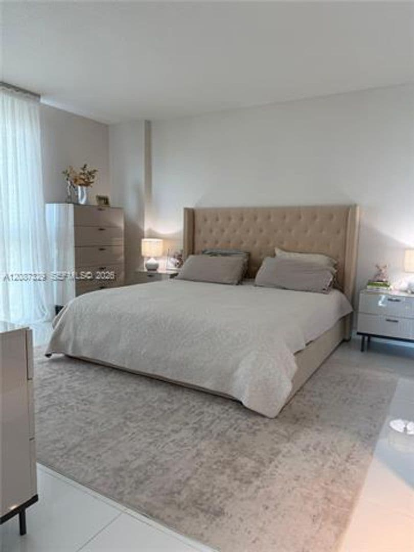 Sunny Isles Beach Condo: 200 Sunny Isles Blvd cu-2-1001