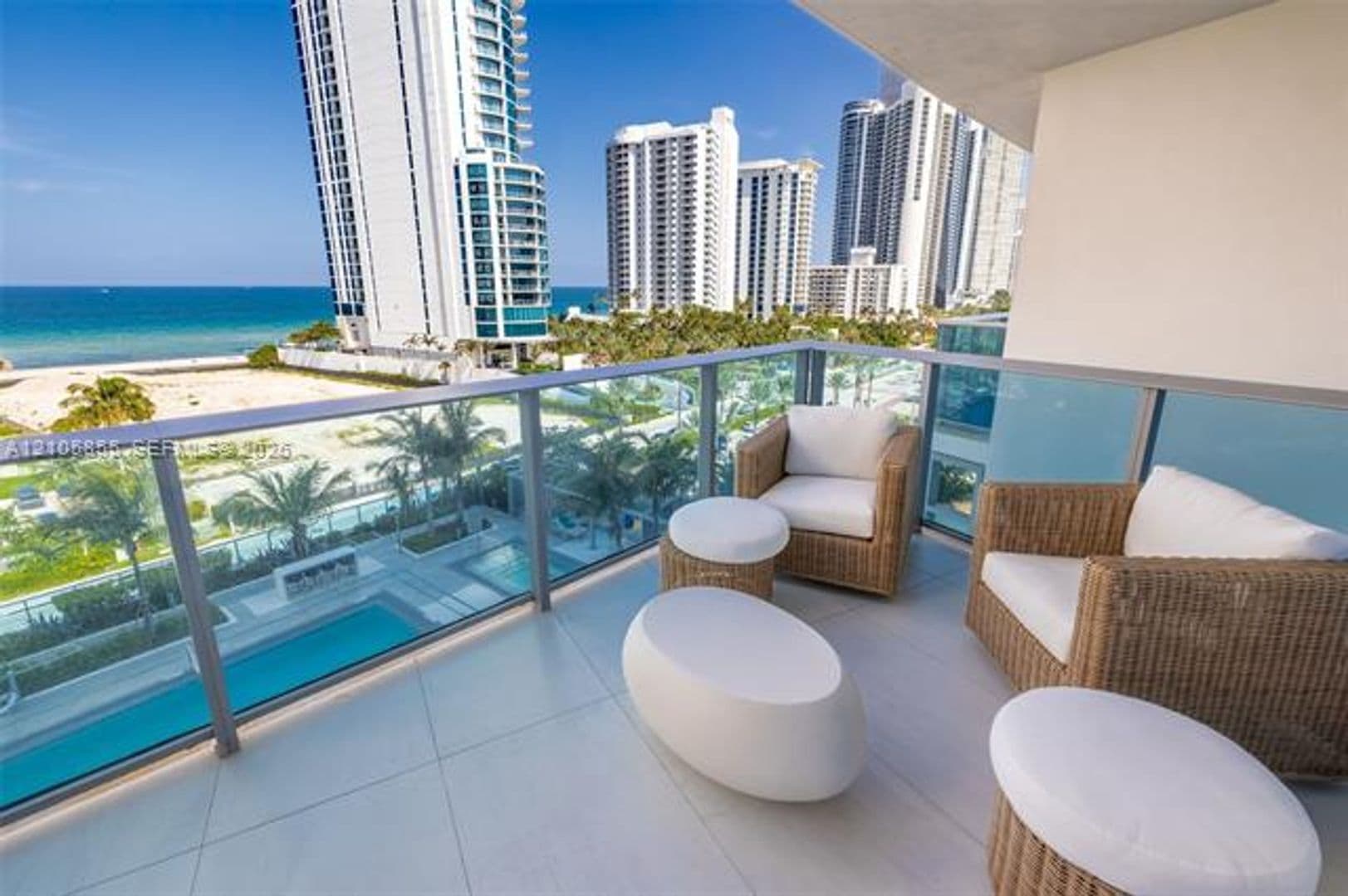 Sunny Isles Beach Condo: 17550 Collins Ave cu-703