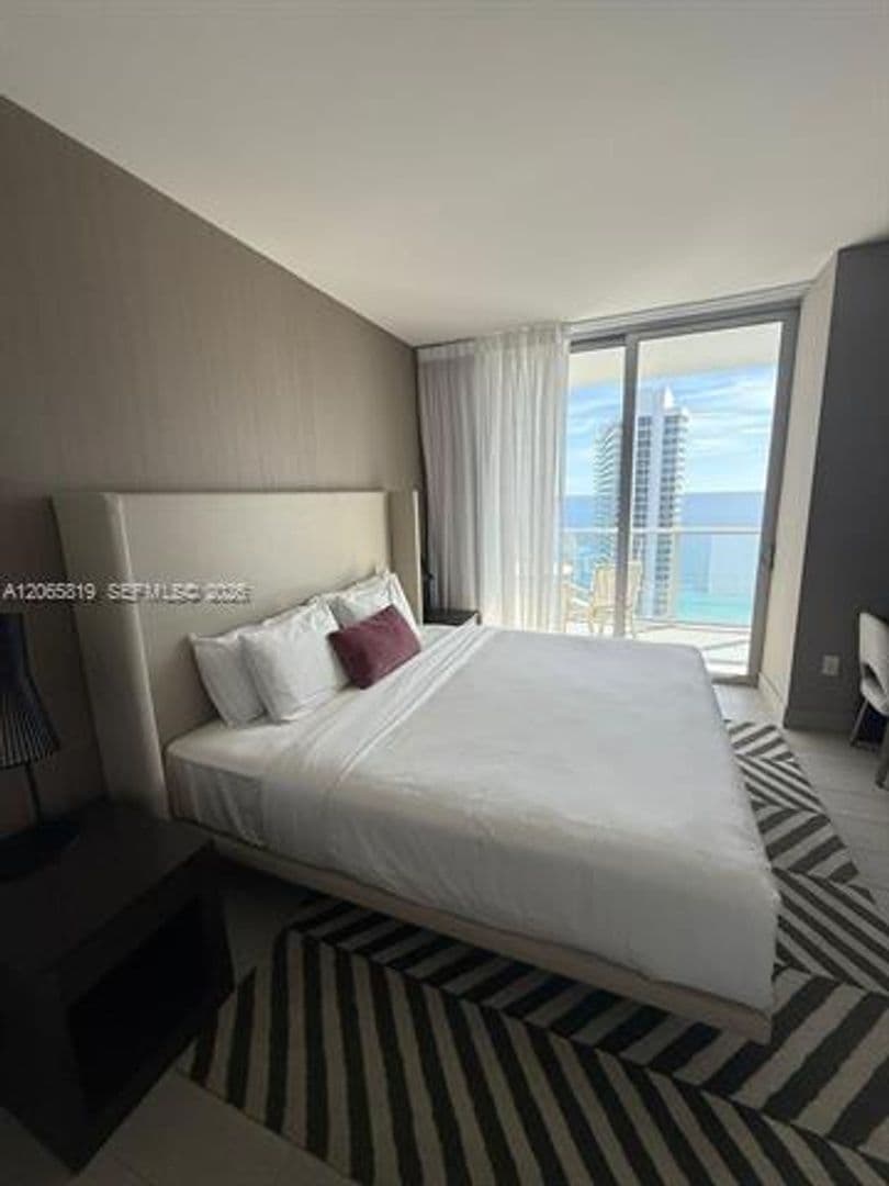 Hollywood Condo: 4010 S Ocean Dr cu-T3507