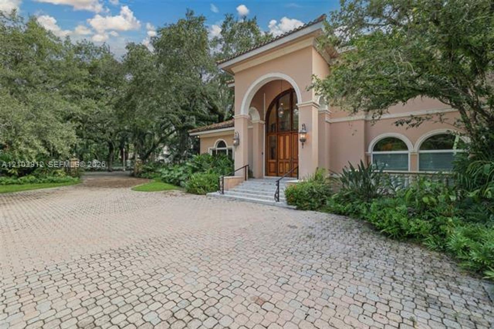 Coral Gables House: 11001 Old Cutler Rd # 11001