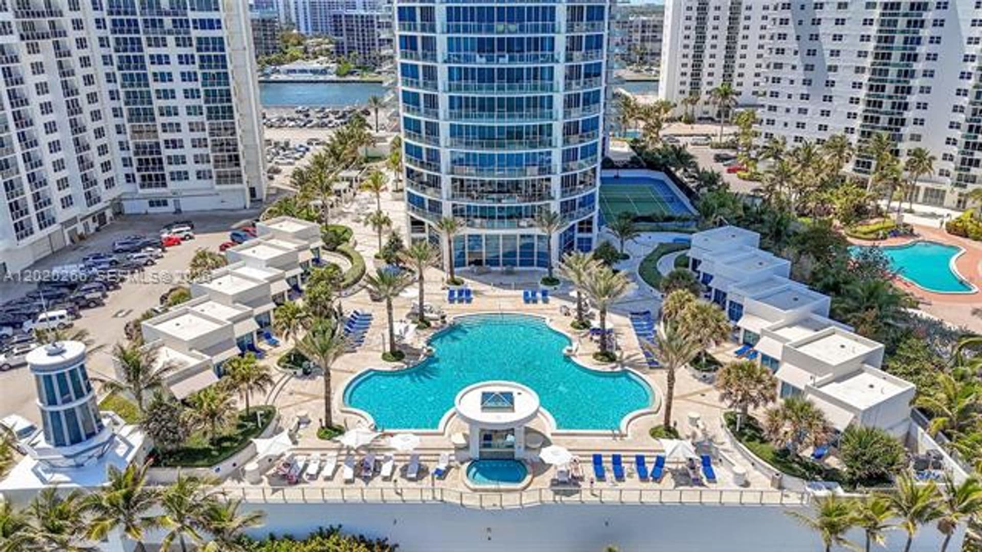 Hollywood Condo: 3101 S Ocean Dr cu-701
