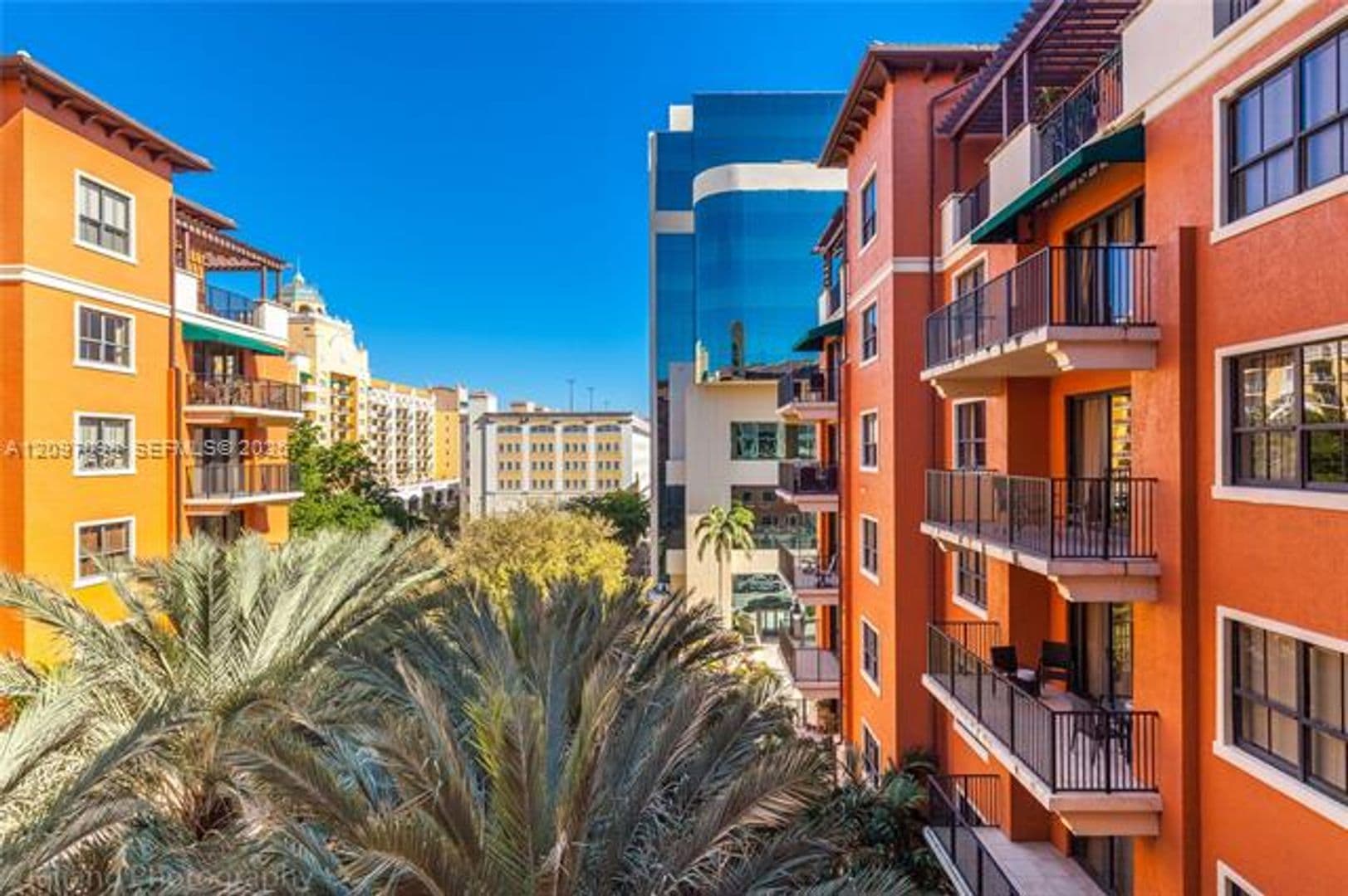 Coral Gables Condo: 100 Andalusia Ave cu-609
