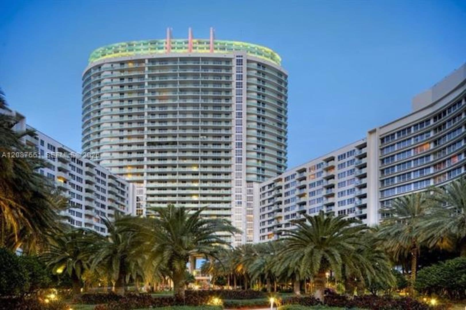 Miami Beach Condo: 1500 Bay Rd cu-1220S