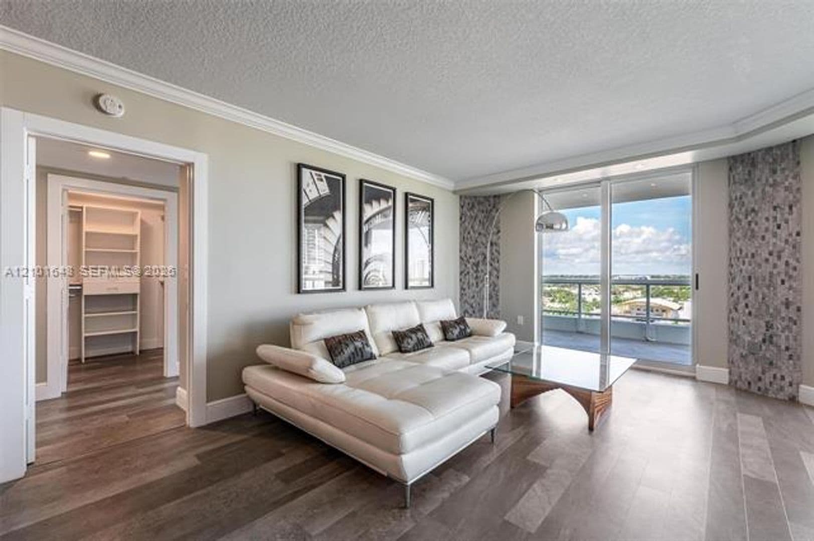 Fort Lauderdale Condo: 401 SW 4th Ave cu-1407