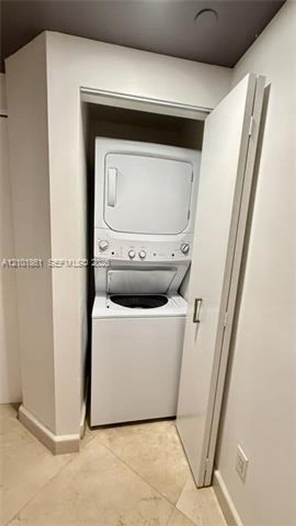 Miami Beach Condo: 4779 Collins Ave cu-1908