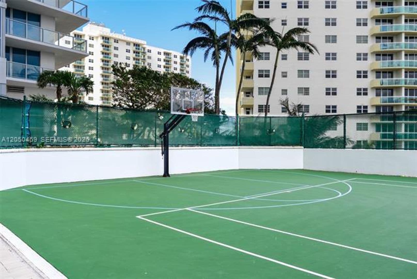 Hollywood Condo: 3101 S Ocean Dr cu-404