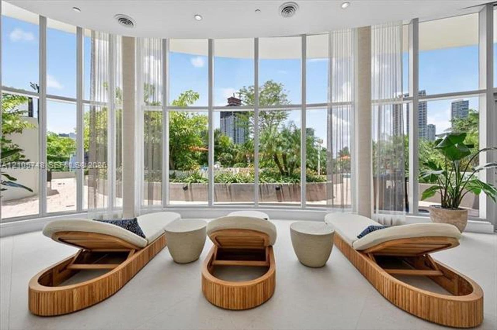 Miami Condo: 725 NE 24 cu-5401