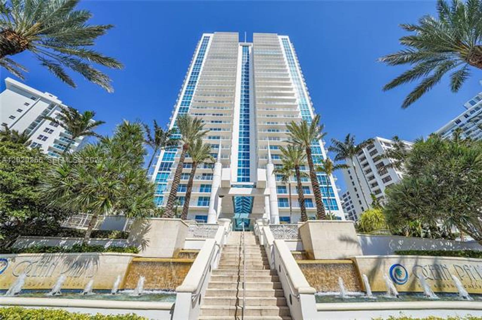 Hollywood Condo: 3101 S Ocean Dr cu-701