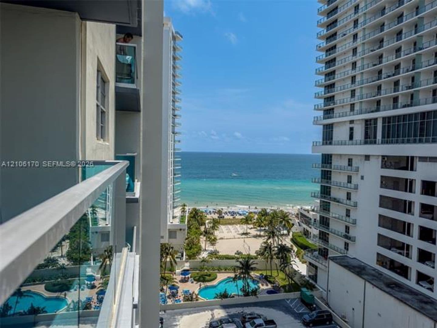 Hollywood Condo: 4001 S Ocean Dr cu-12B