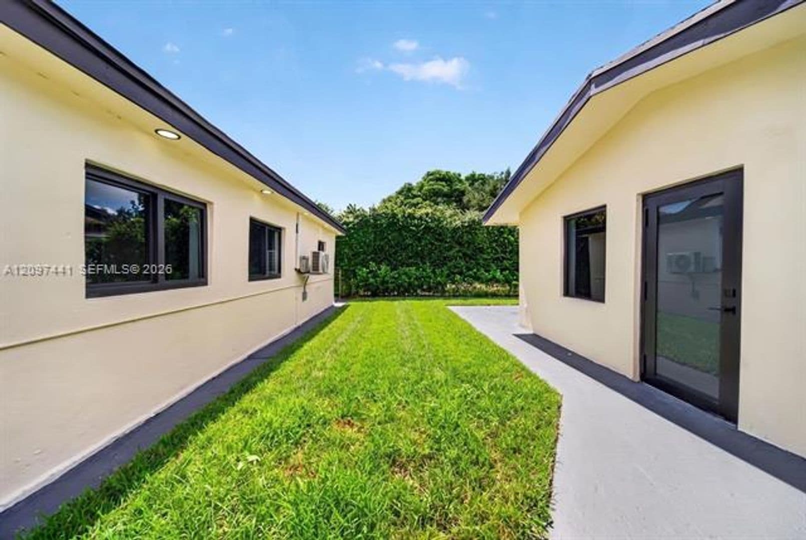 Miami House: 2216 SW 62nd Ave # 2216