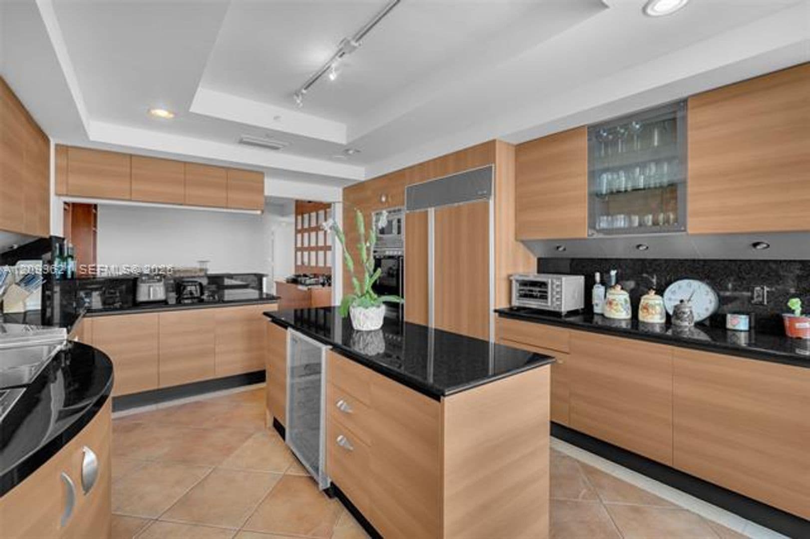 Aventura Condo: 19955 NE 38th Ct cu-2204