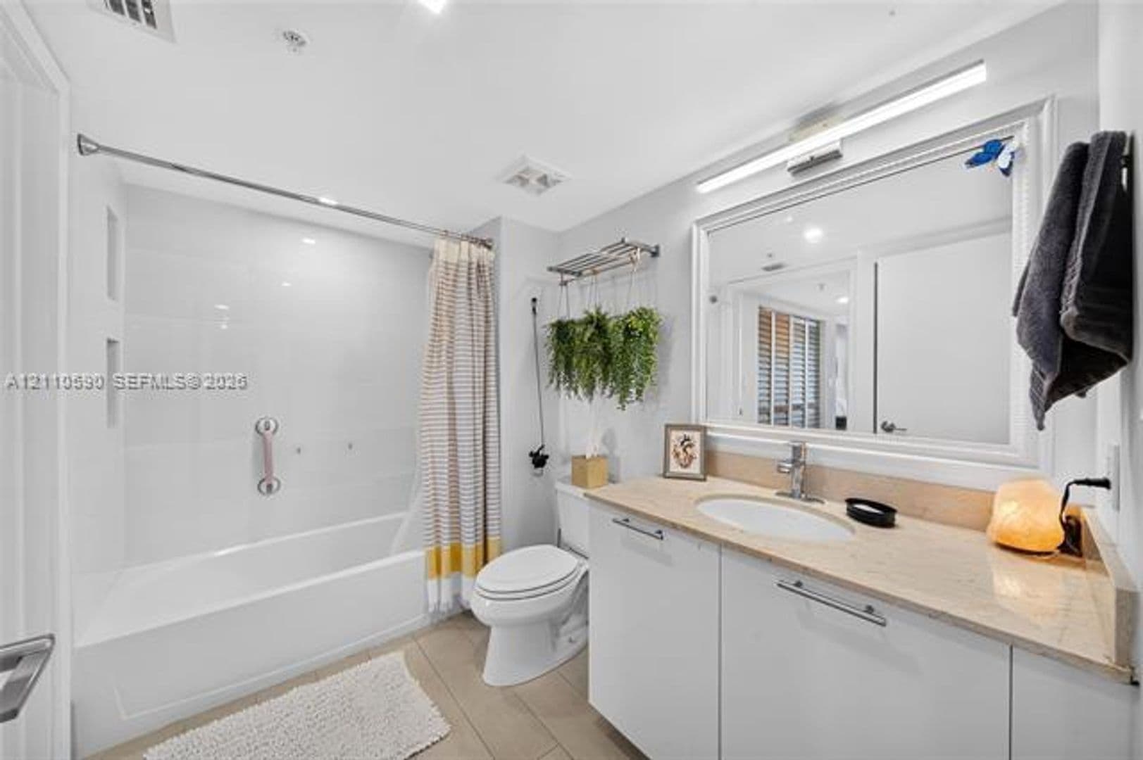 Miami Condo: 1800 N Bayshore Dr cu-809