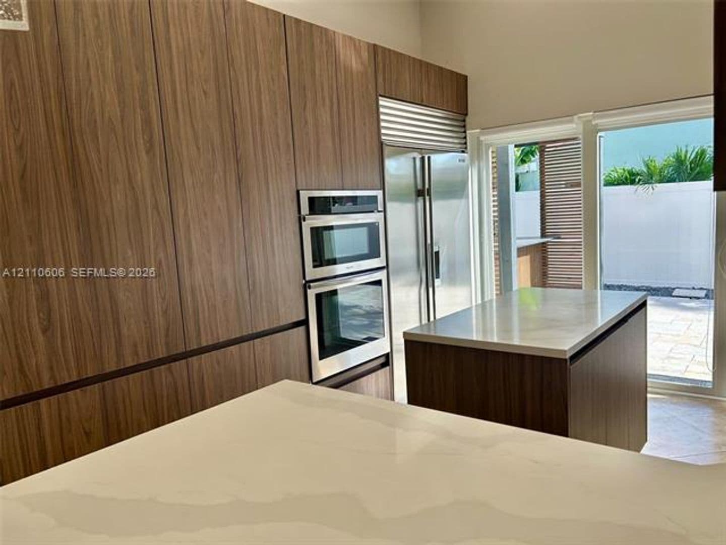 Davie House: 14200 Oak Ridge Dr # 14200