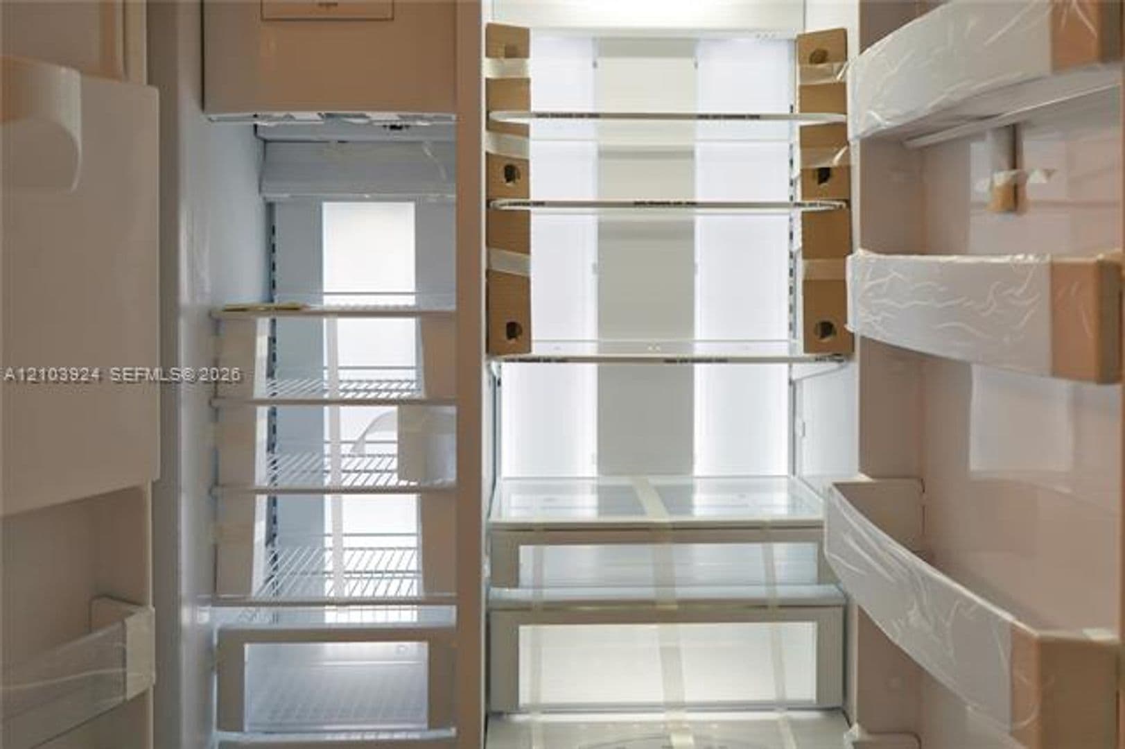 Miami Condo: 848 Brickell Key Dr cu-306