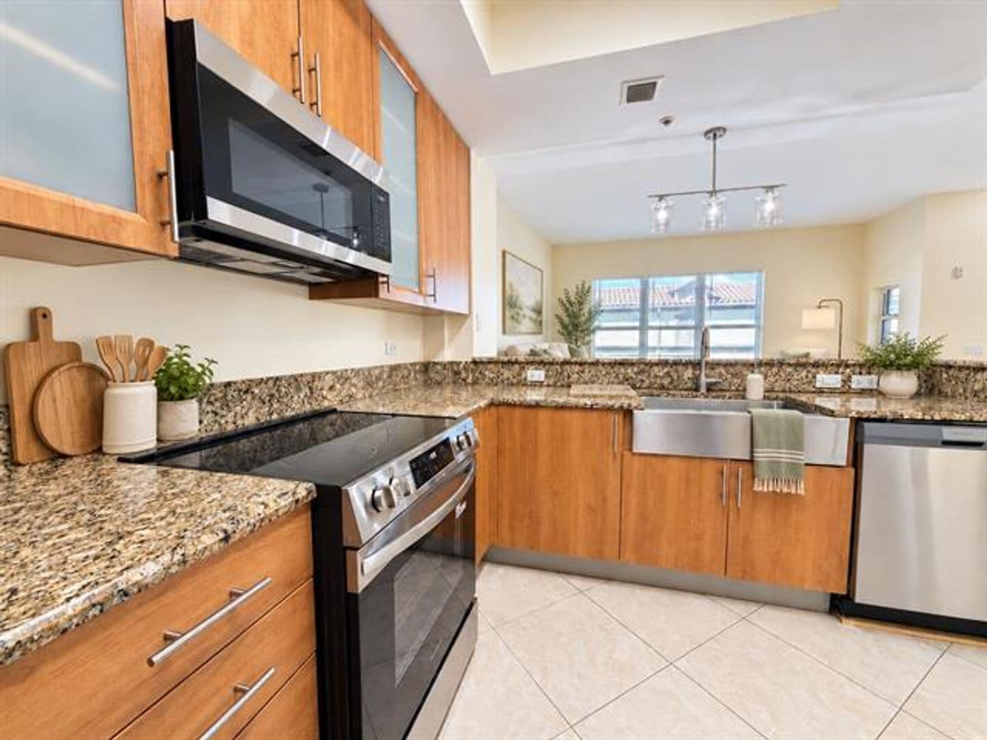 Wilton Manors Townhome: 2633 NE 14th Ave th 109
