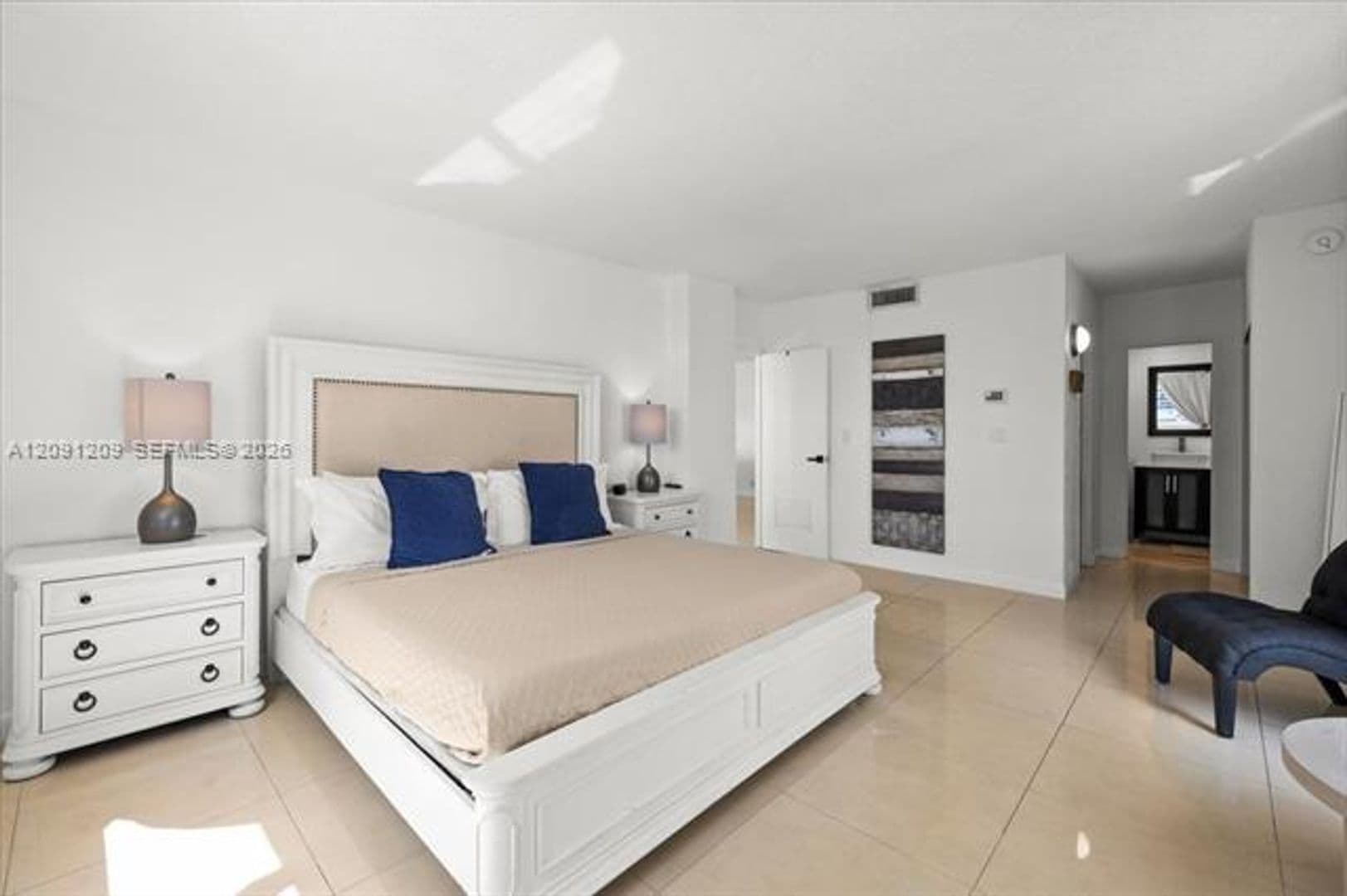 Hollywood Condo: 4001 S Ocean Dr cu-10R