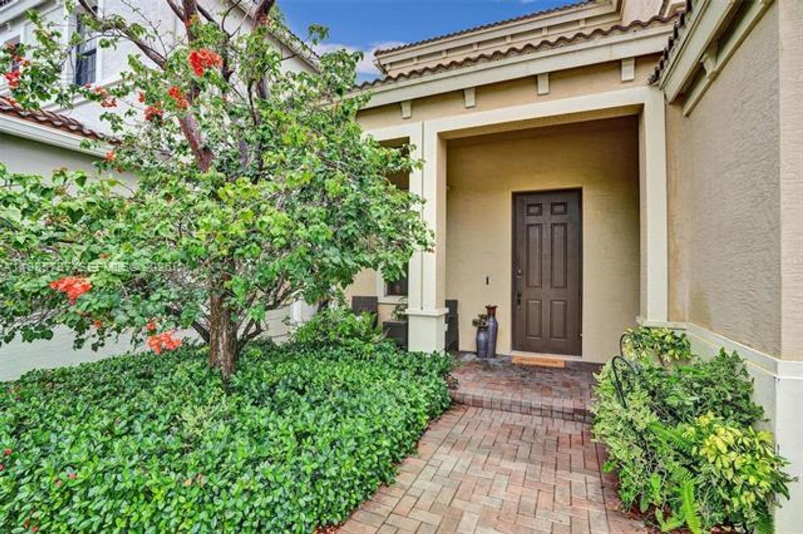 Miami House: 760 NE 193rd Ter # 760