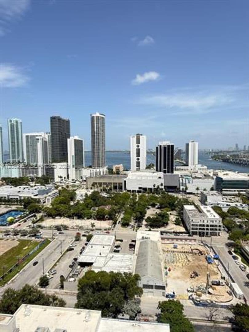 Miami Condo: 1600 NE 1st Ave cu-2401