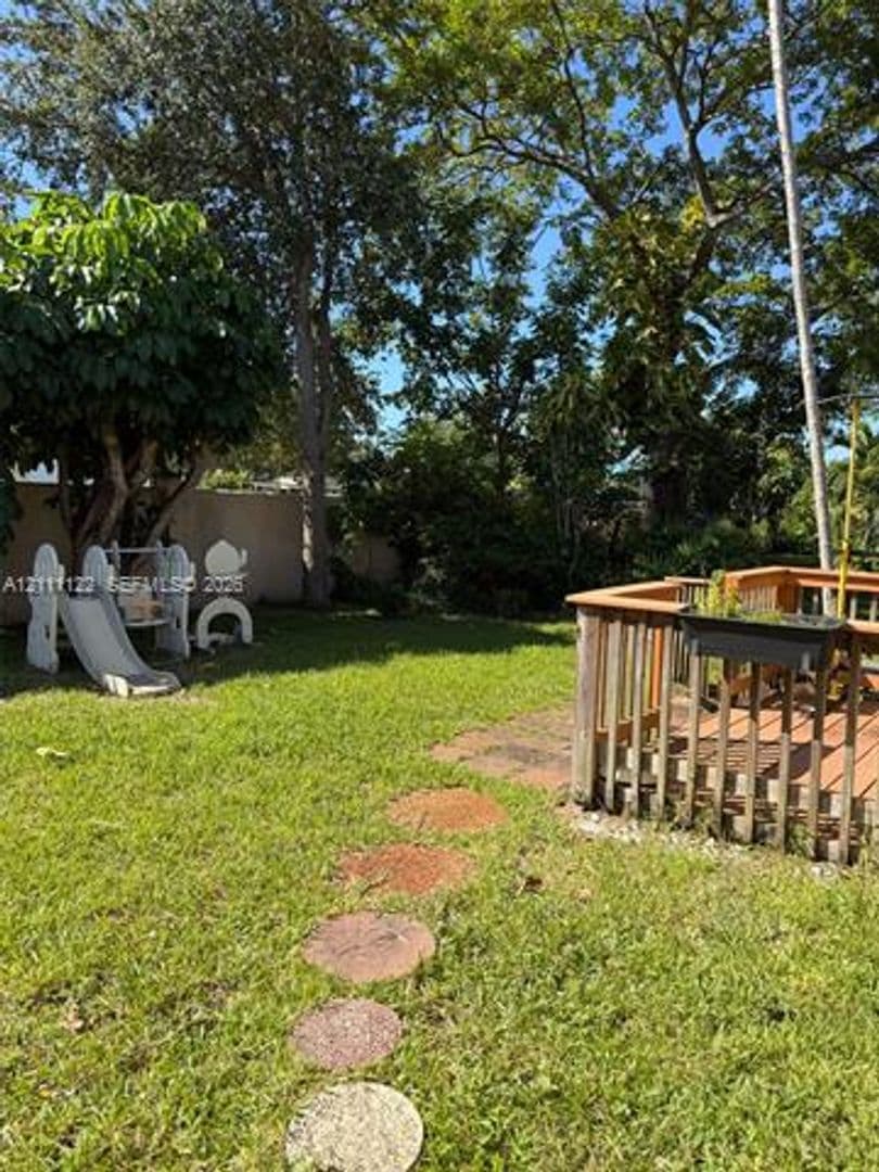 Hollywood Townhome: 5020 Sheridan St th 2