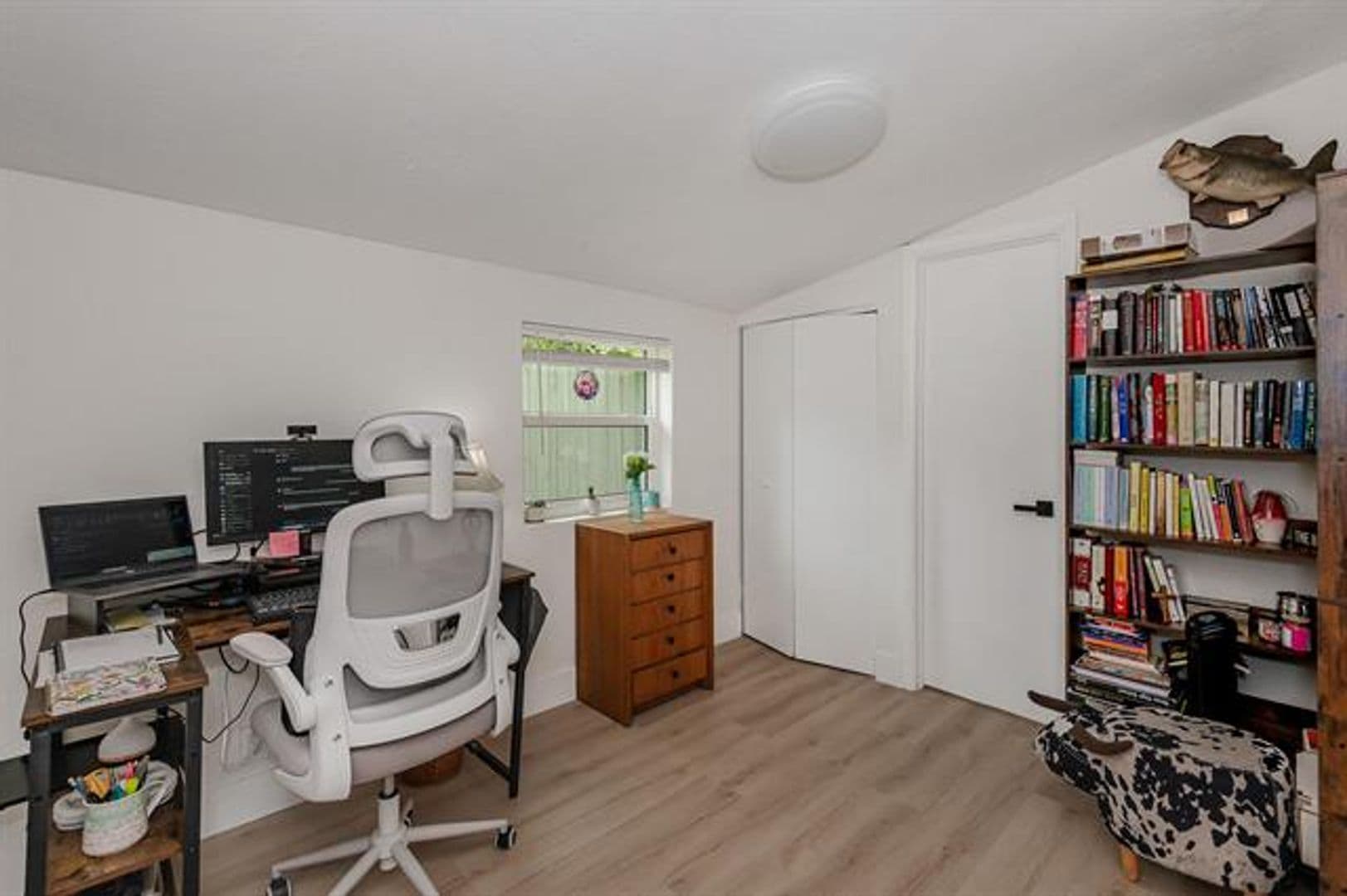 Hollywood House: 5631 Freedom St # 5631