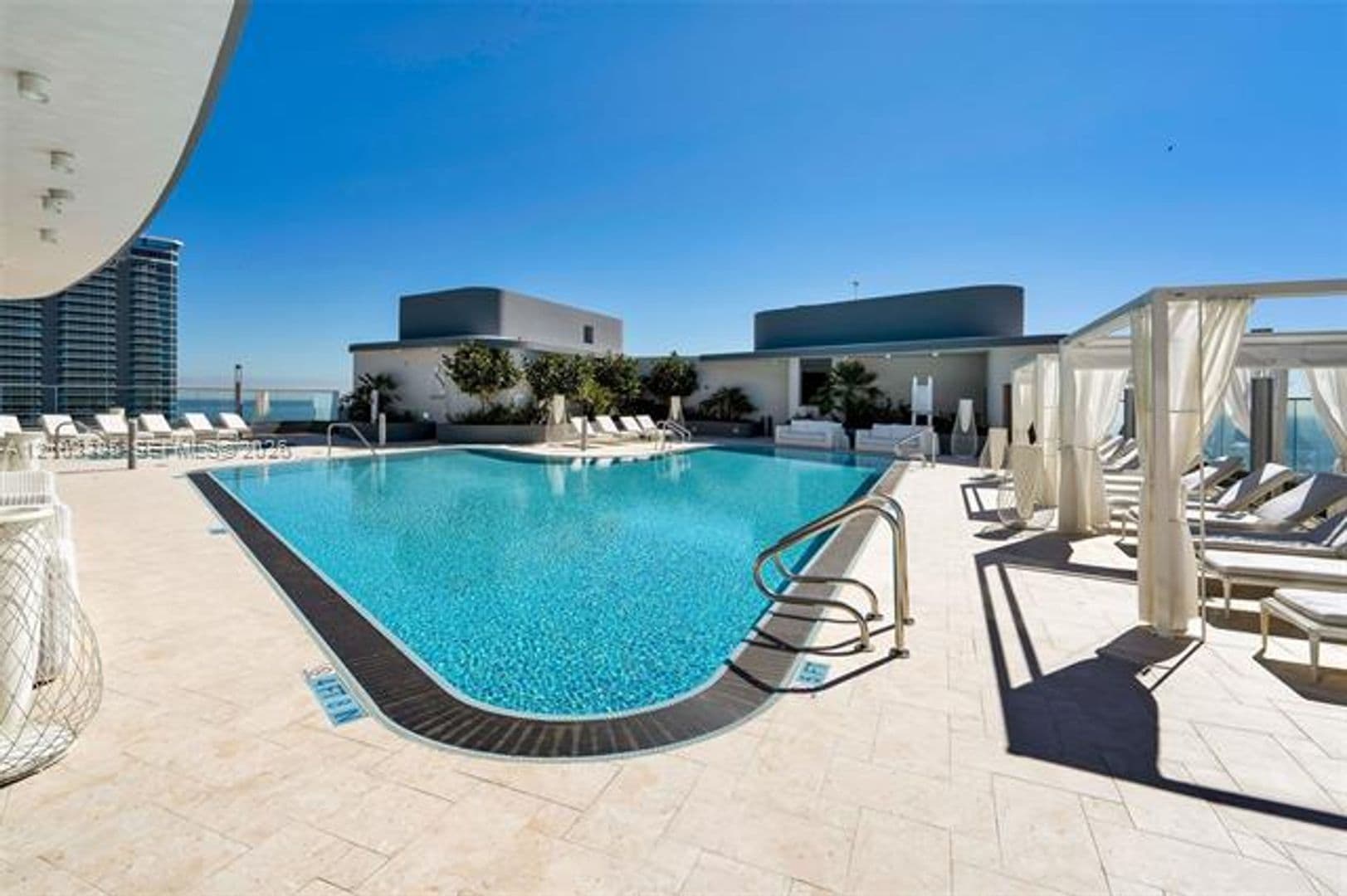 Miami Condo: 1000 Brickell Plz cu-3110