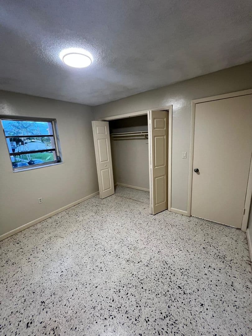 Miami Apartment: 1912 sw 2nd st apt 4