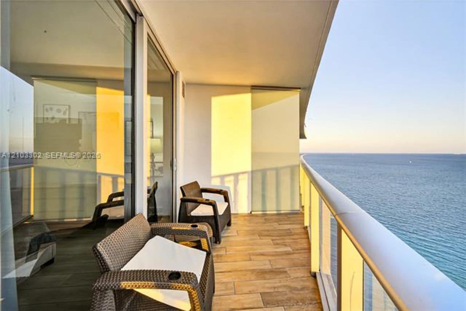 Hollywood Condo: 4111 S Ocean Dr cu-3703