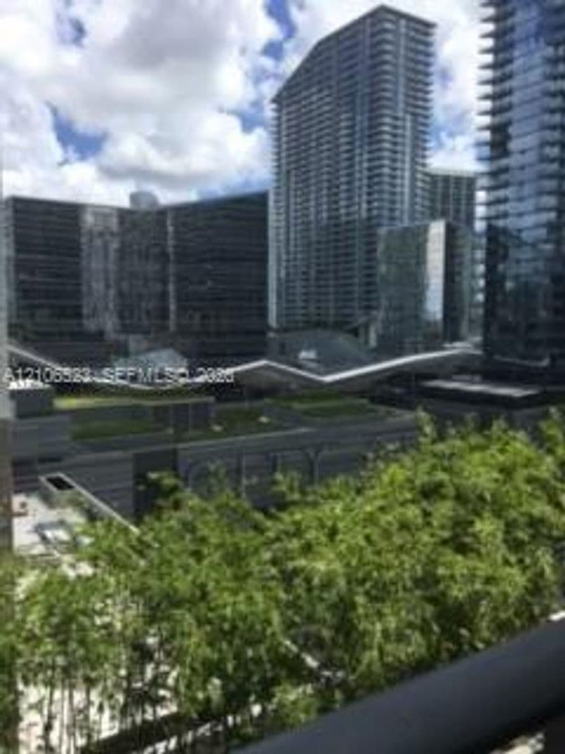Miami Condo: 55 SW 9th St cu-1110