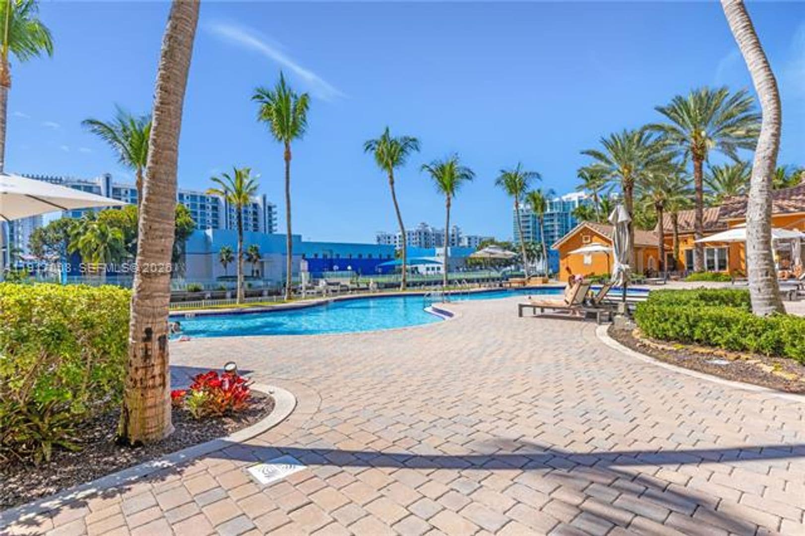Aventura Condo: 3340 NE 190th St cu-909