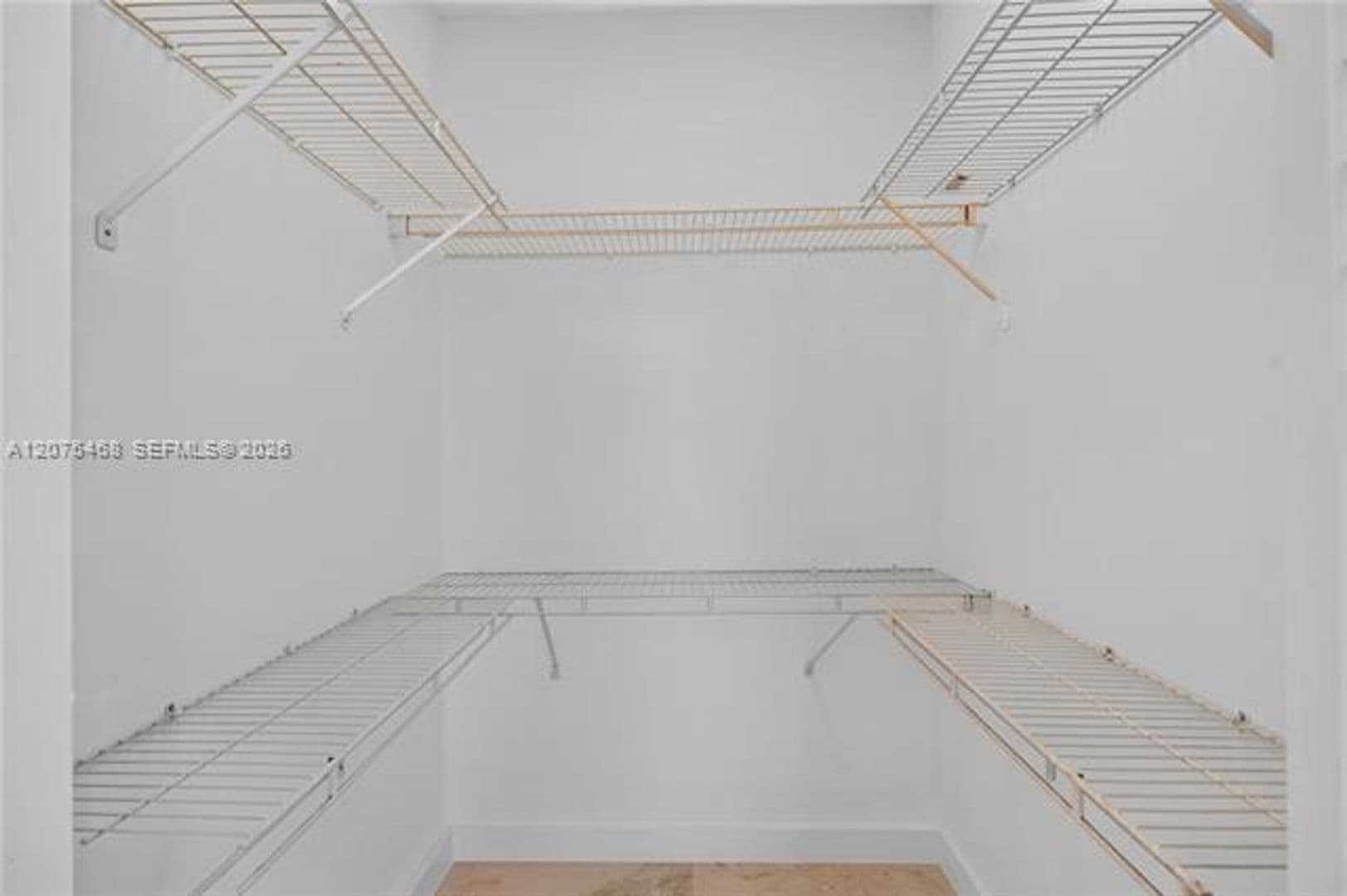 Miami Condo: 31 SE 5th St cu-4212