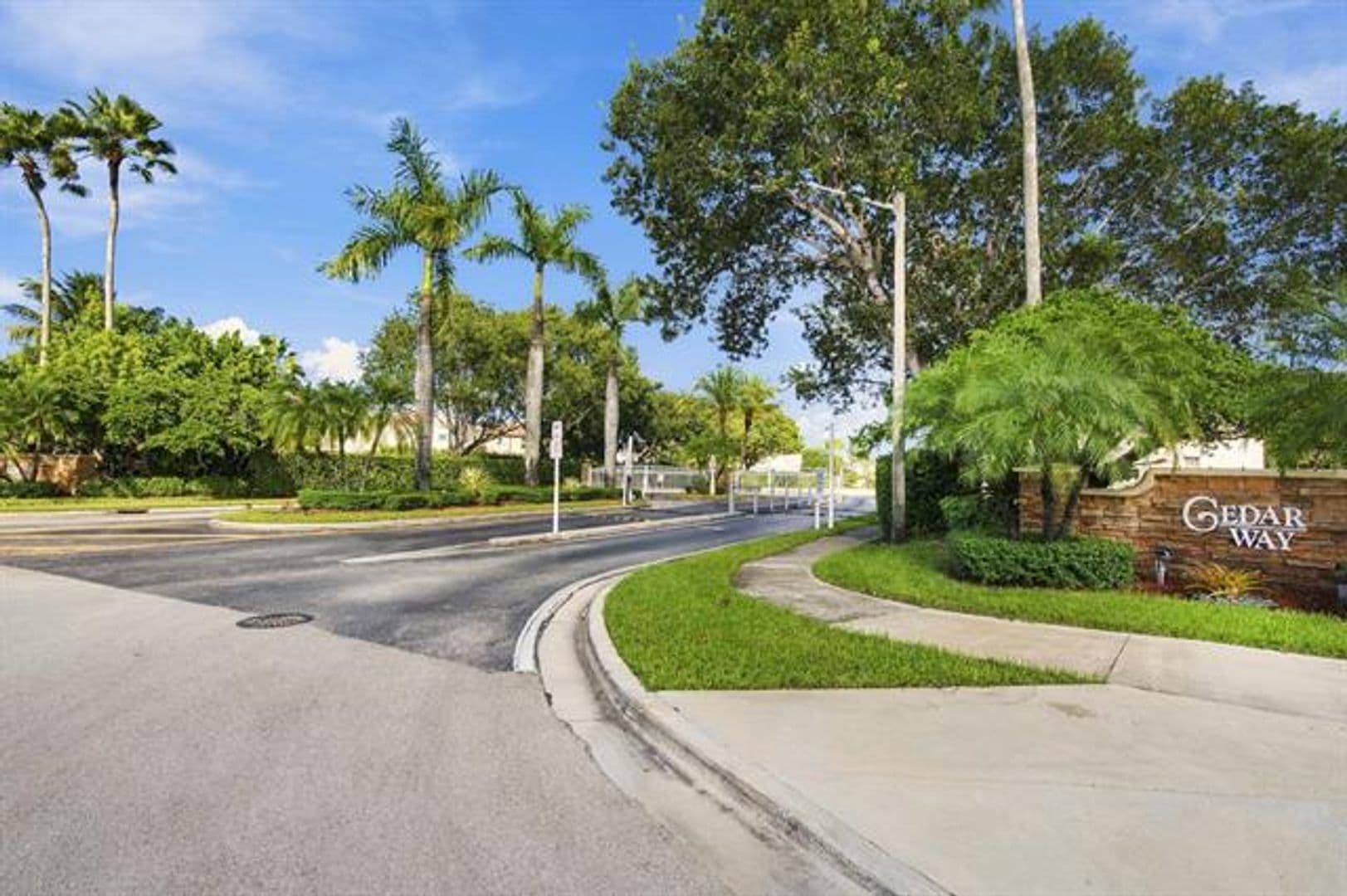 Pembroke Pines House: 2271 NW 159th Ave # 2271