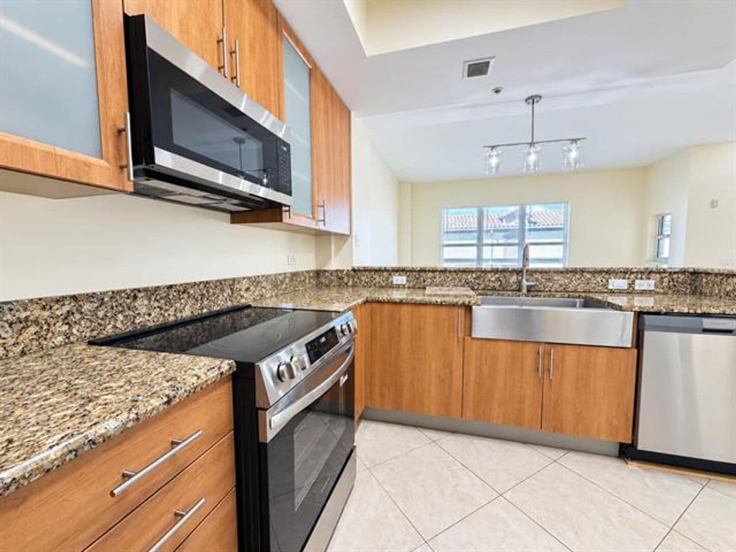 Wilton Manors Townhome: 2633 NE 14th Ave th 109
