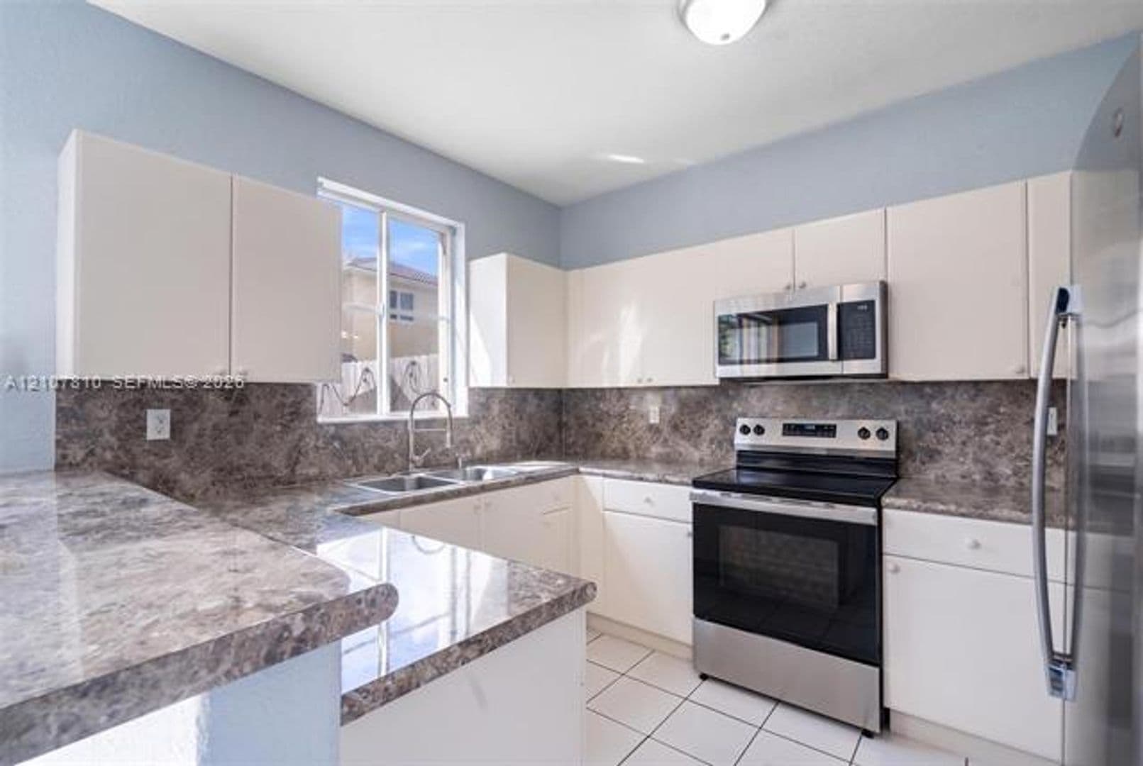 Hialeah Condo: 6940 NW 177th St cu-P105