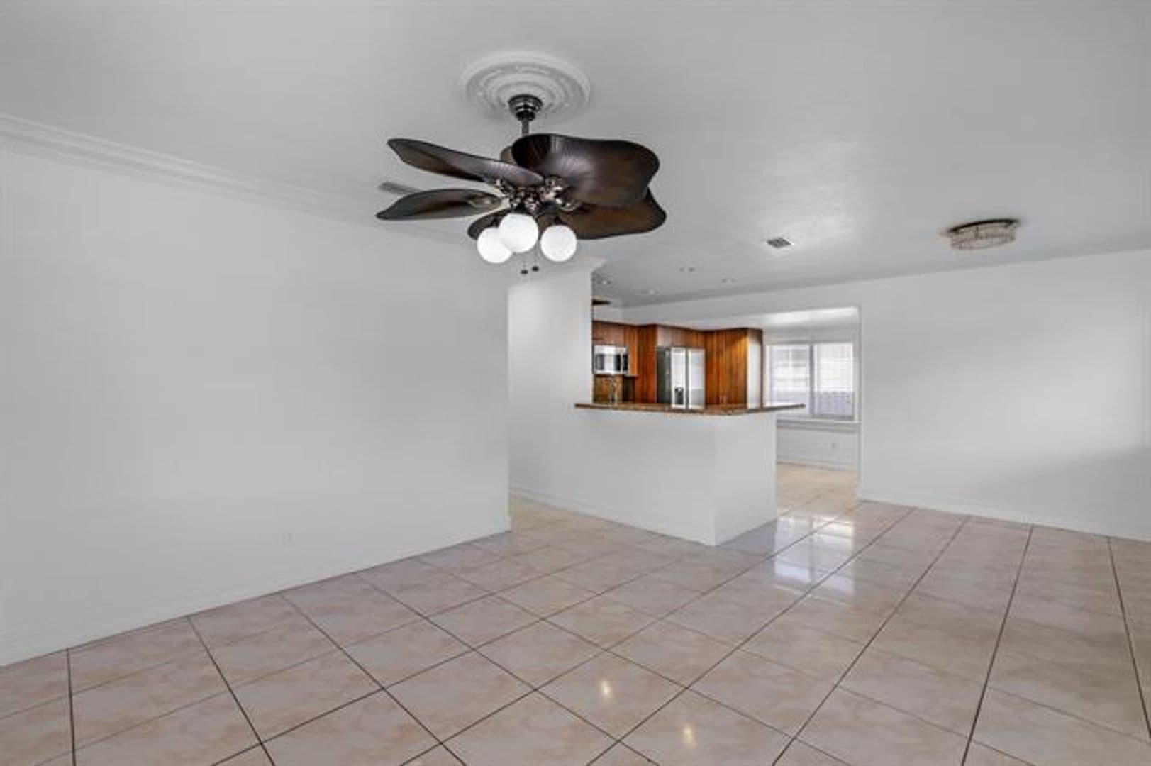 Hialeah House: 242 W 19th St # 242