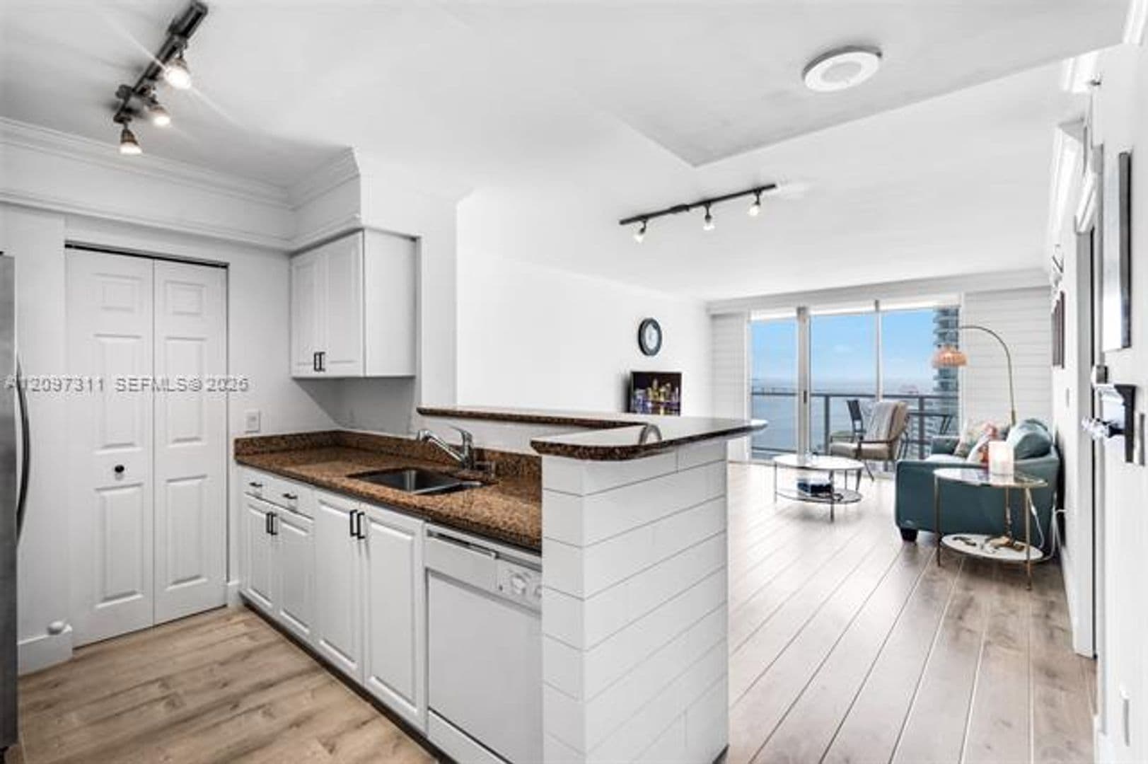 Miami Condo: 1155 Brickell Bay Dr cu-2007