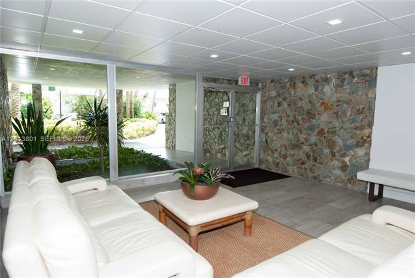 Key Biscayne Condo: 210 Sea View Dr cu-405