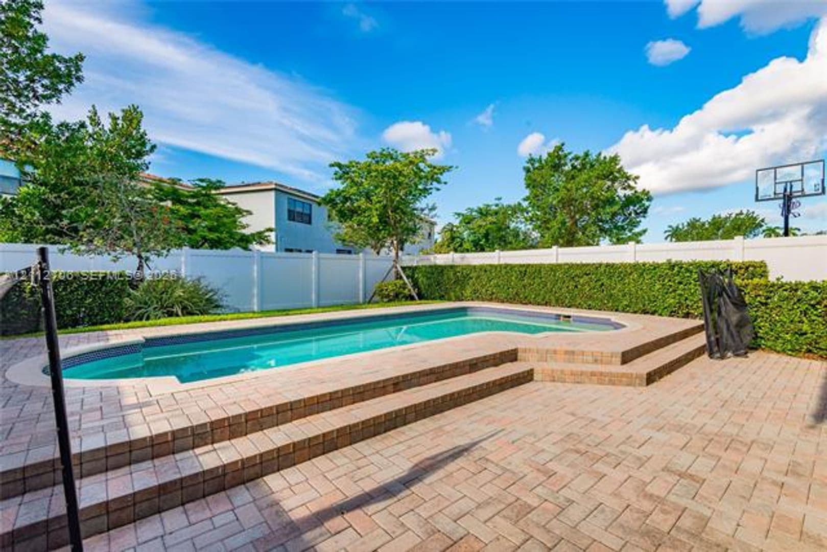 Miami House: 804 NE 191st St # 804