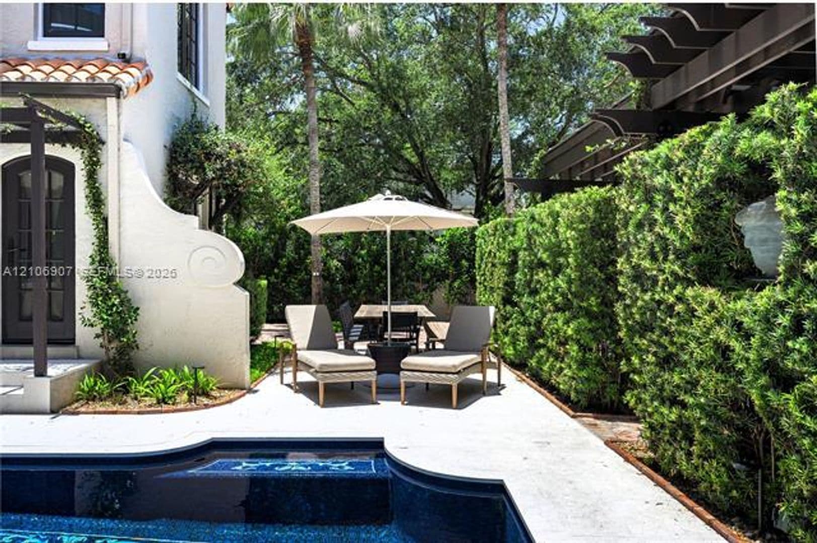 Coral Gables House: 1822 Country Club Prado # 1822