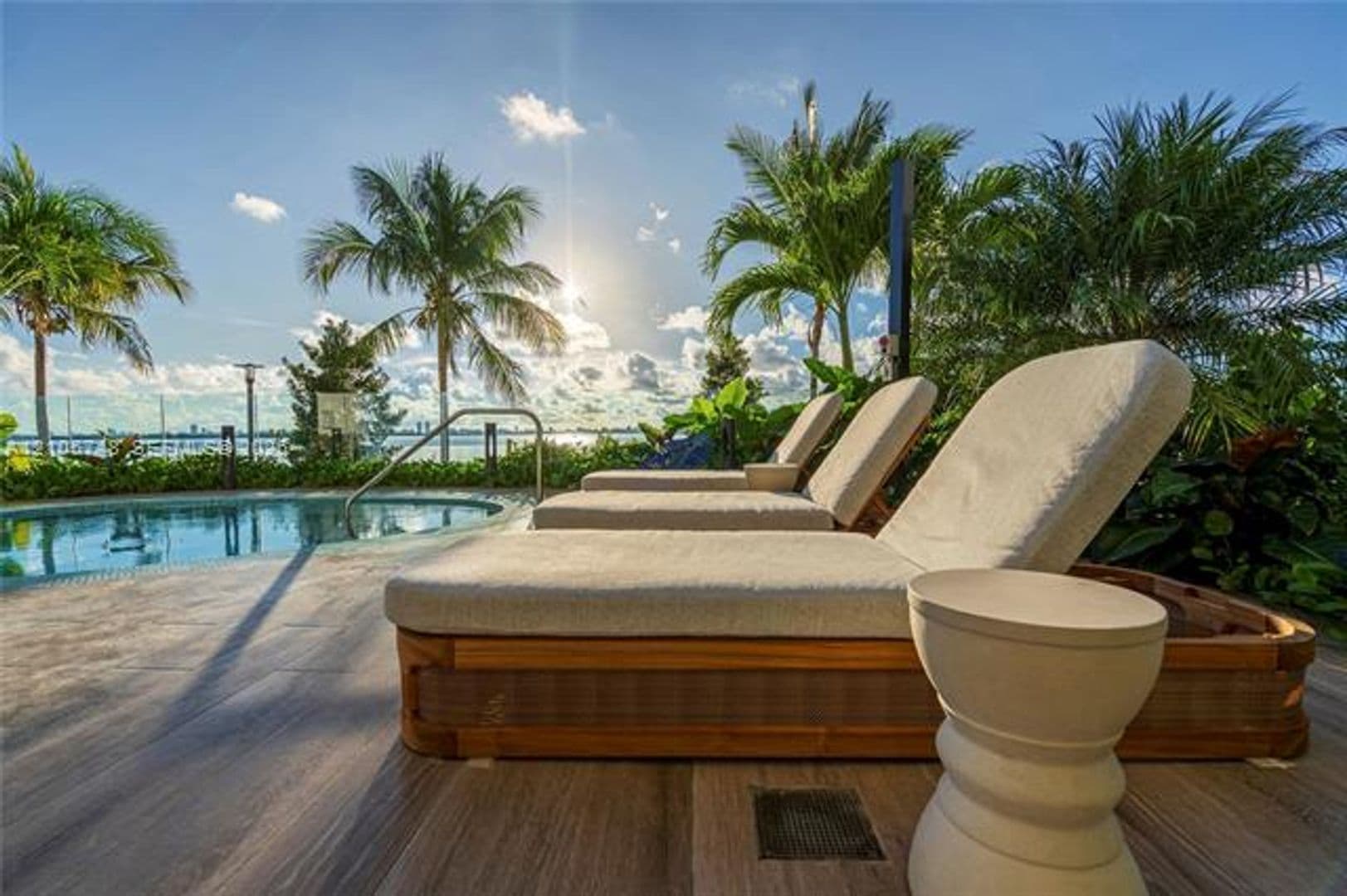 Miami Condo: 725 NE 24 cu-5401